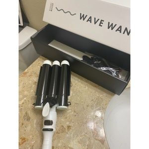 🔥SOLD🔥 Bondi Boost Wave Wand
